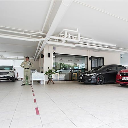 Peaberry Place - พีเบอร์รี่เพลส Bangkok Exteriör bild